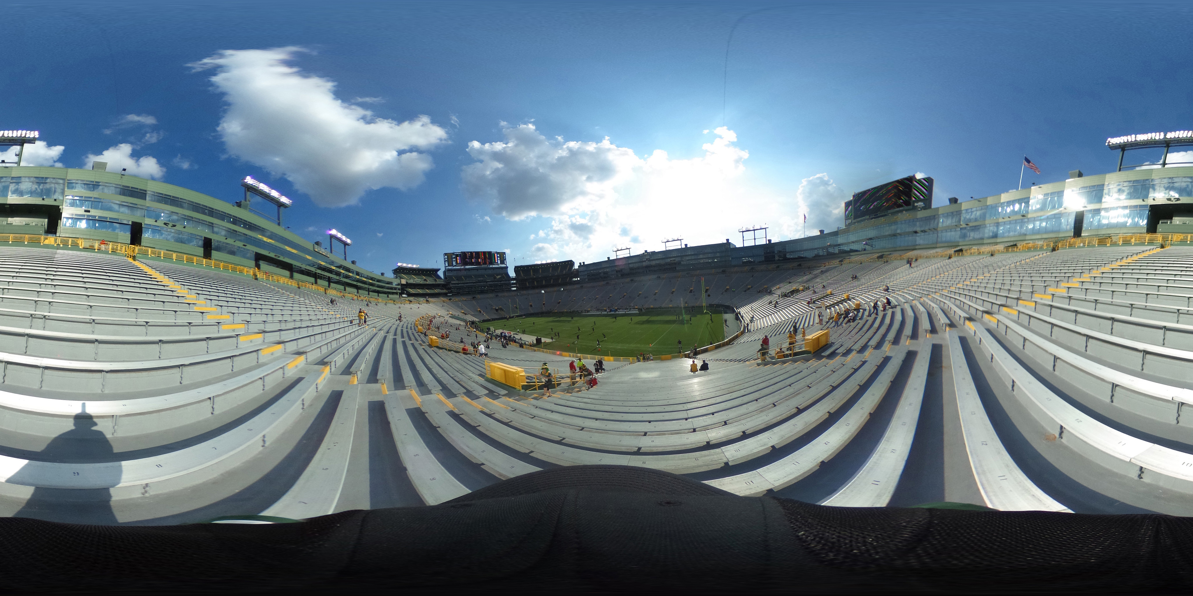 Los Angeles Chargers at Green Bay Packers Tickets - 11/19/23 at Lambeau  Field in Green Bay, WI